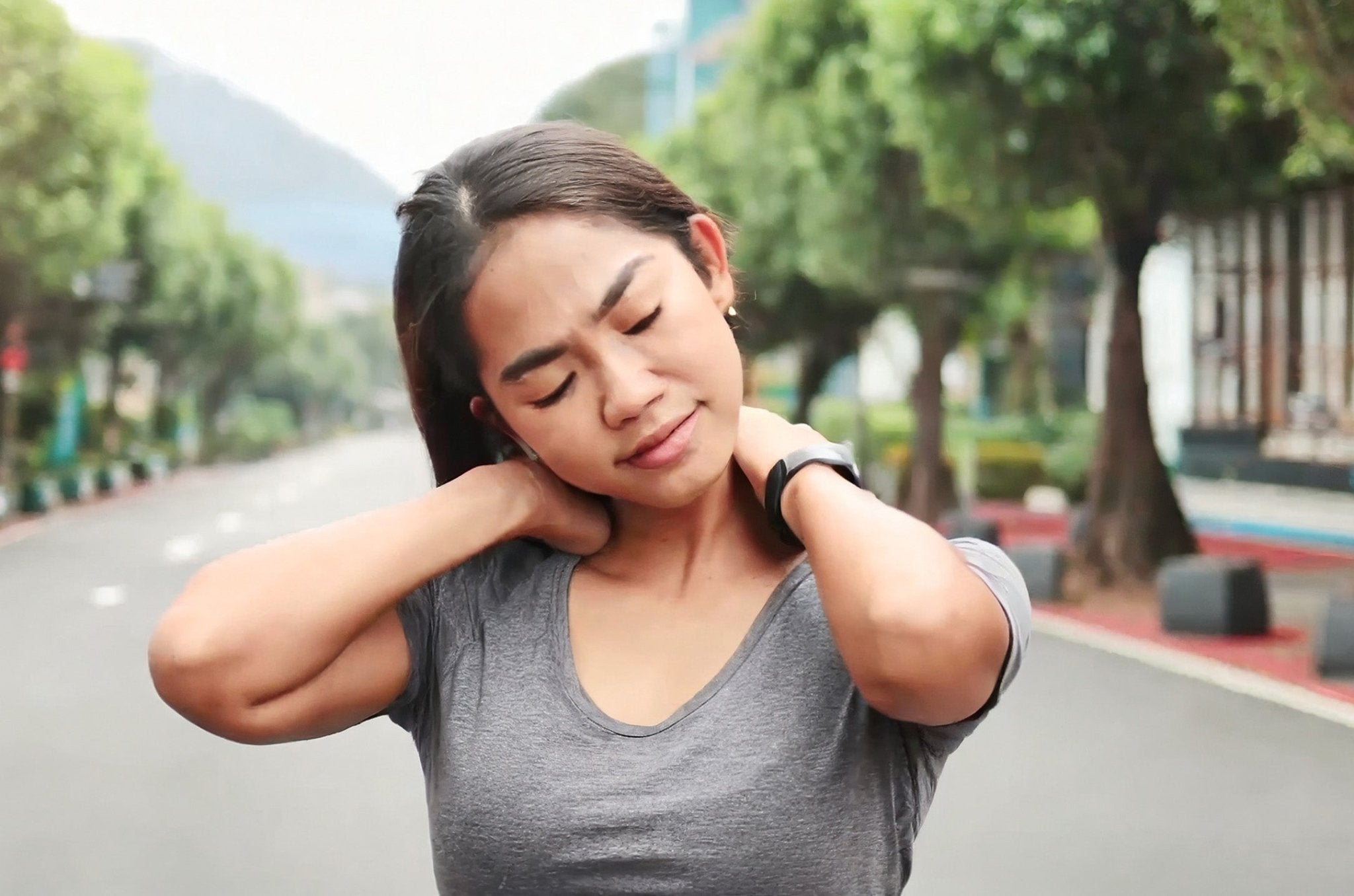 Neck Roll Exercise Purpose and How to Perform the Movement